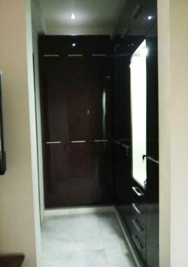 J P Residency Hotel เกรทเตอร์นอยดา ภายนอก รูปภาพ
